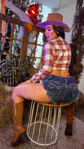 salma_lutz 🔥 Dressed to Sin 🎃 — Can I Steal Your Like? 🤠 사진