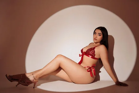 Jadee_Carter Disarming red 💋 Poză