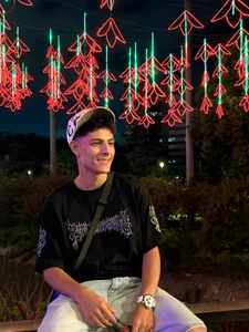 Eliassalvatore_ Just chilling Gambar 4