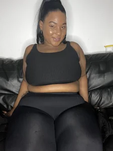 All black od CurvySashia  8 snímek
