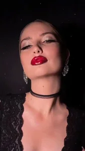 Elza_kom Red lips Foto 6