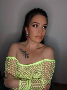 Your_pleasuree Glamour Pic 5