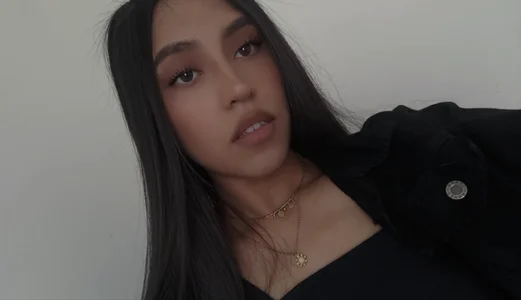 Salome_golvert Public Pic 2