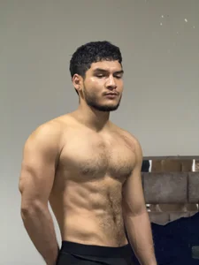 Strong de _reiner  3 Imagens