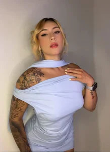 Emily_robertss So sexy Pic