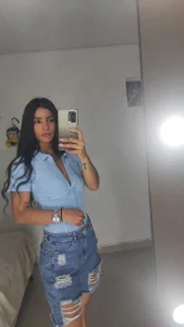 Hannaa233 kiss Pic 2