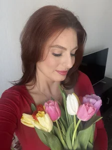 LindaLiony March 8th Pic 6