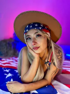 SabrinaSpell_ Hotter Than Fireworks 💙 Hình 5