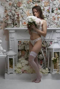 Tender_Swan White Lady Pic 4