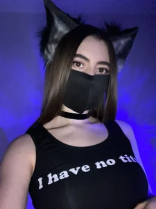 me___ow Public slika