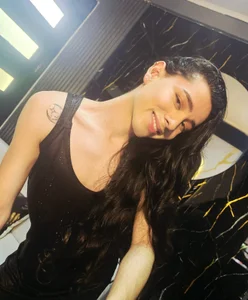 Sharlon_ Public Pic 3