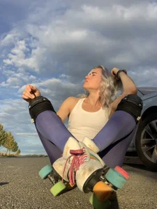 Dina-Light's MY rOLLERS Sex Photo 6