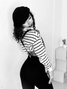 A mime!