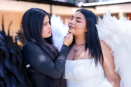 Mia_and_lexy: beautiful photos of halloween angels 🎃🎃🤍🤍 ( 3 фото)