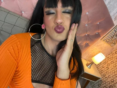 Miley_Cavendish my in orange Gambar 2