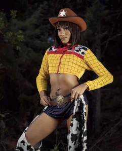Bunny_Ross Sexy cowgirl 🤠 Pic 2