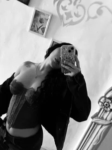 Latina_26 Public Pic