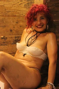 SEXY OLDER GIRL de Dalila_Najjar_ Foto 5