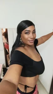 MadameEbony Public slika 9
