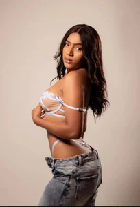 Khloe_Rosee Dangerous curves Billede 3