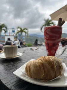 dannasaenz40 Moment friends Pic 6