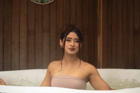 agatha_jener Want to take a bath with me?💦💦 Fotka 2