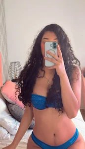 emma_scott_7 Your blue girl💙💙 Pic 2