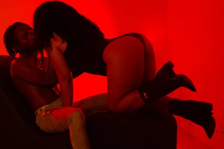 kaleb_violeta_1 Desire Without Borders 🗺️❤️ Bilde