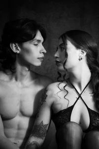 LhiayOliverのCouple Temptationの 3枚の写真