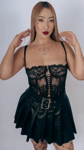 MollyCruz Burning Rock💖🔥 Immagine  6