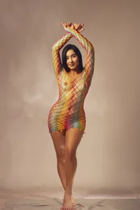 emiily_s sexy body Pic 2