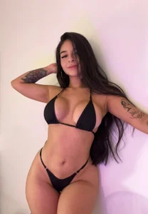roxannegomez: Can u rate my bikini?🥺 ( фото)