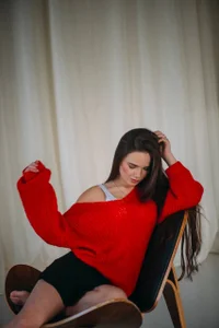 May_Bloom Does red suit my face? Pic 3