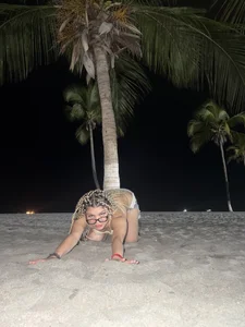 jouse_hoffman_ Beach 🏝️😍 Pic