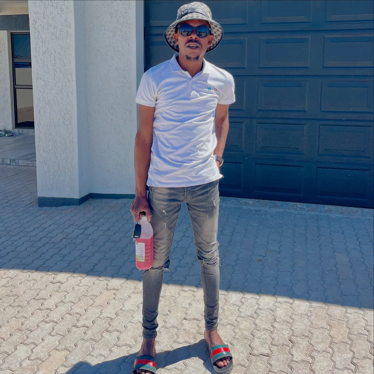 bongikhosi922 Právě oblíbené foto 6653