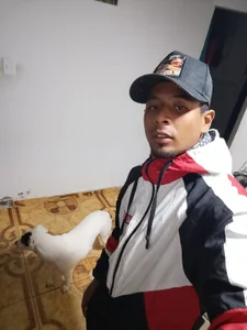 CARL_WEST Public 圖片