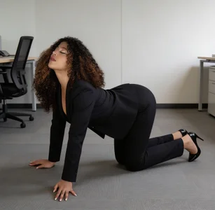 Lilybrunette_ 🖥️🗃️📦 Immagine  3