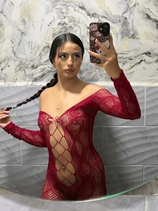 emily_bank Just a cute little tease… come keep me company 😏 slika