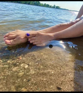 fucking_punishmentのmy feet for you :3の 2枚の写真