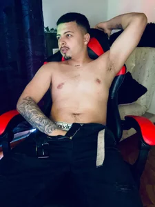 mathew_hot21 Public Foto 4