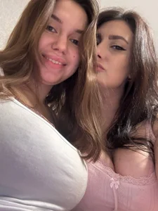 NicholeFischman we are cutie? Foto 4