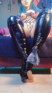 Bluee_Eclipsee TO MY FEET Billede 3