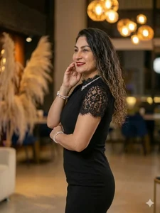 I want to be that woman who fulfills your fantasy de VenusCooper Foto