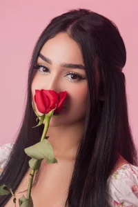 TokyoHaskel Romantic Between Roses 🌹❤️❤️ Foto 3