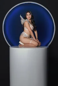 MayaMoretti_ angel face, sinful body Pic