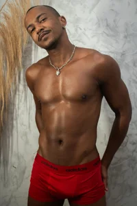 Mike 2025 de Itsmikenoir  2 Imagens