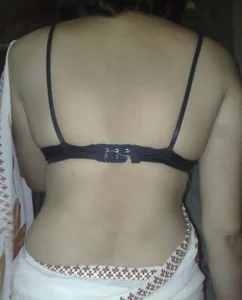 Priya-Pinki Public Pic 4