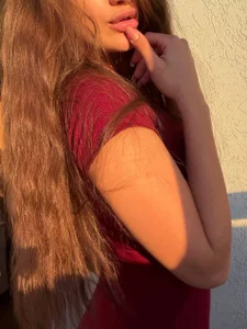 HoveNenets A smile or a look? Which one catches your attention more? ✨ Pic 5