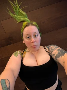 green hair de sparklybisexual  2 photos