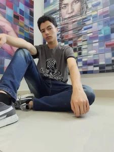 Soy_leonel leonel with art Pic 6